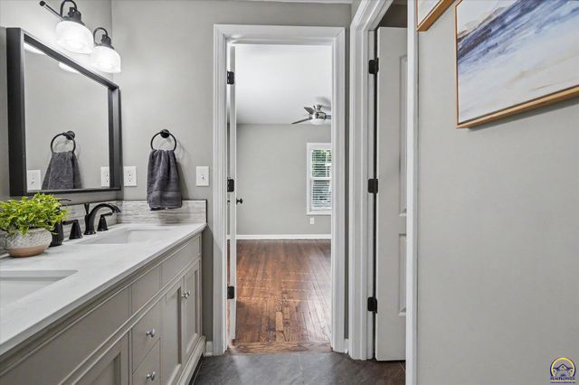 1526 Vermont, Lawrence, KS 66044