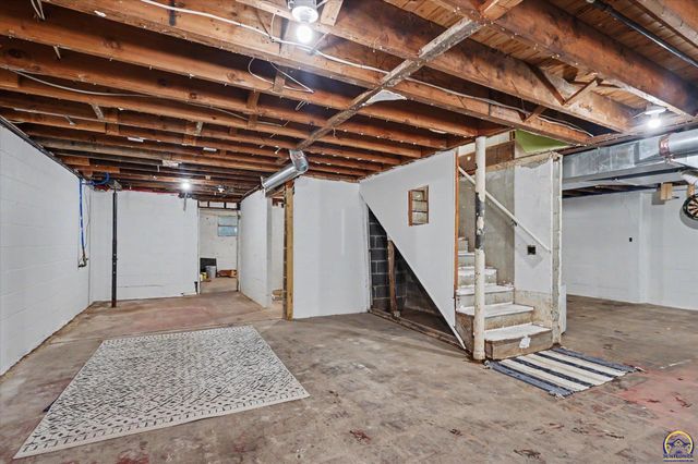 1526 Vermont, Lawrence, KS 66044