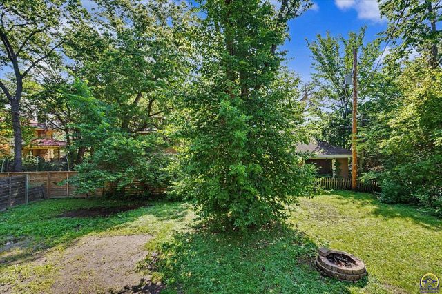 1526 Vermont, Lawrence, KS 66044