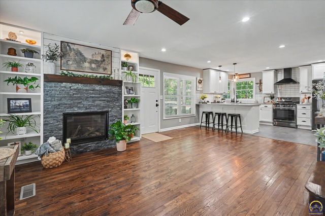 1526 Vermont, Lawrence, KS 66044