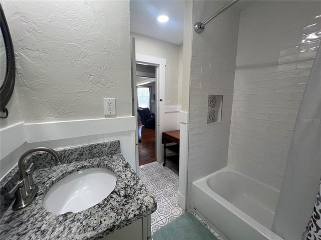 914 17TH STREET W, Bradenton, FL 34205