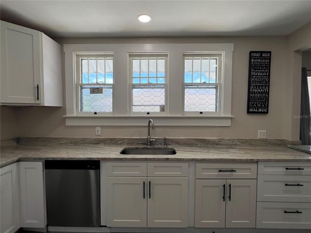 914 17TH STREET W, Bradenton, FL 34205