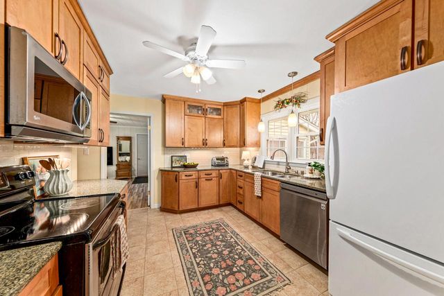 1970 N 166th STREET, Brookfield, WI 53005