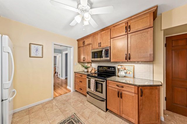 1970 N 166th STREET, Brookfield, WI 53005