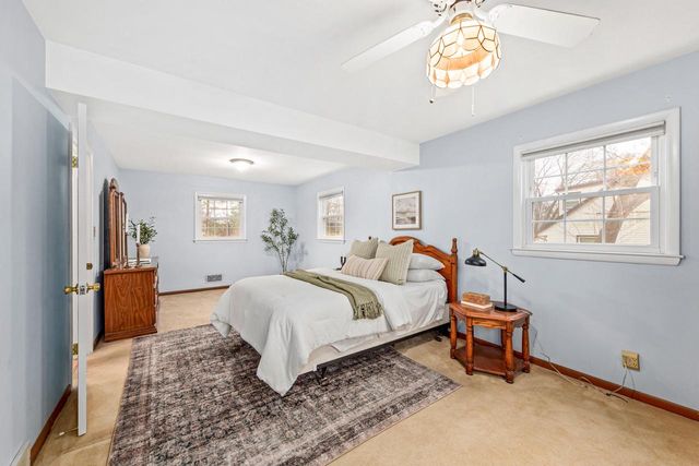 1970 N 166th STREET, Brookfield, WI 53005