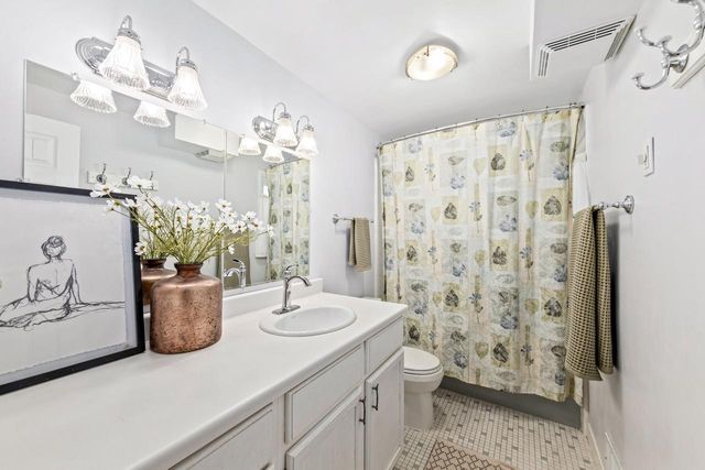 1970 N 166th STREET, Brookfield, WI 53005