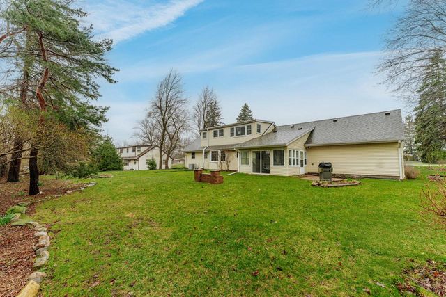 1970 N 166th STREET, Brookfield, WI 53005