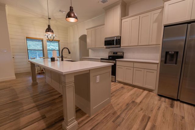 1013 Churchill Lane, Millsap, TX 76066