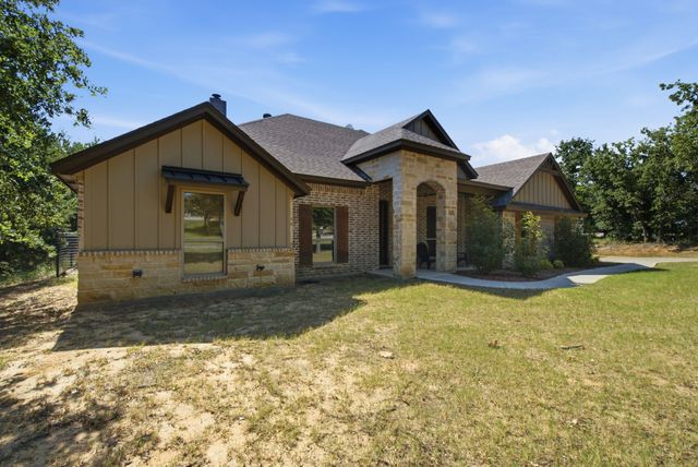 1013 Churchill Lane, Millsap, TX 76066