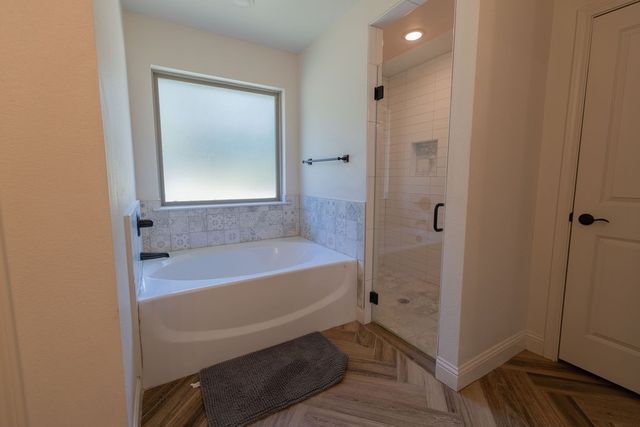 1013 Churchill Lane, Millsap, TX 76066