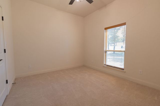 1013 Churchill Lane, Millsap, TX 76066