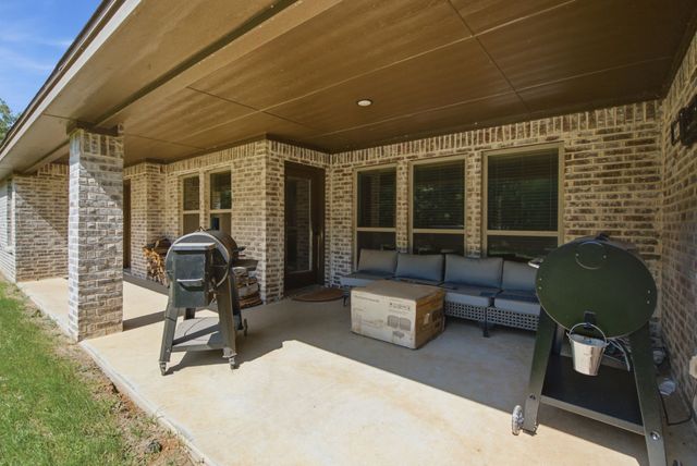 1013 Churchill Lane, Millsap, TX 76066
