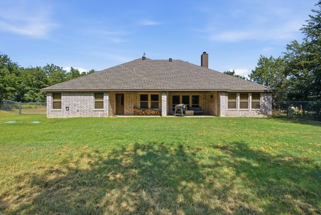 1013 Churchill Lane, Millsap, TX 76066