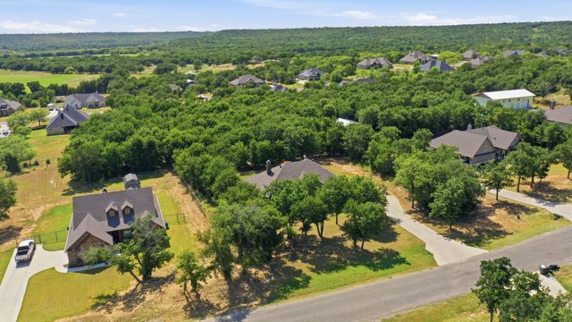 1013 Churchill Lane, Millsap, TX 76066