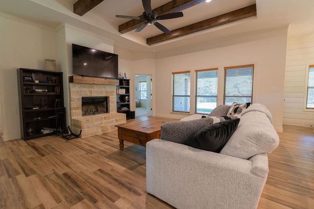 1013 Churchill Lane, Millsap, TX 76066
