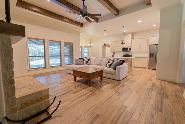 1013 Churchill Lane, Millsap, TX 76066