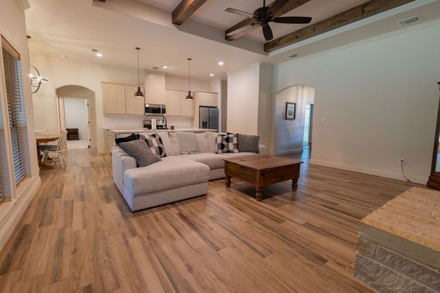 1013 Churchill Lane, Millsap, TX 76066