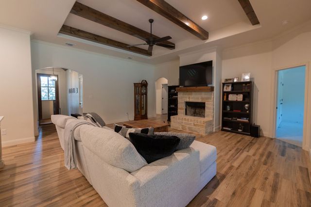 1013 Churchill Lane, Millsap, TX 76066