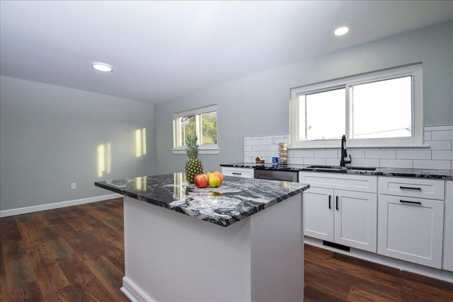 3808 Red Fox DR, Roanoke, VA 24017