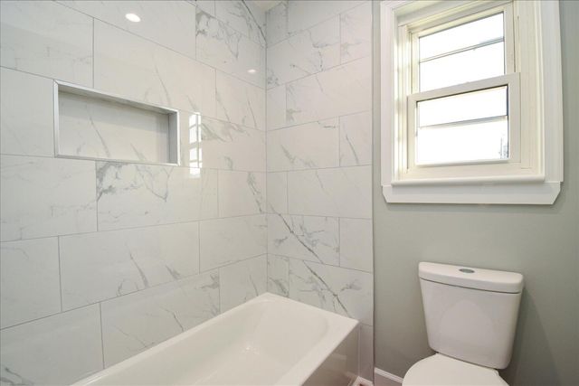 3808 Red Fox DR, Roanoke, VA 24017