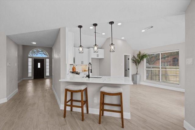 105 Barrington Pointe Court, League City, TX 77573