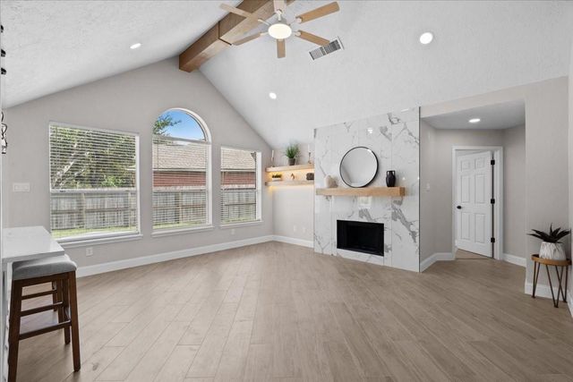 105 Barrington Pointe Court, League City, TX 77573