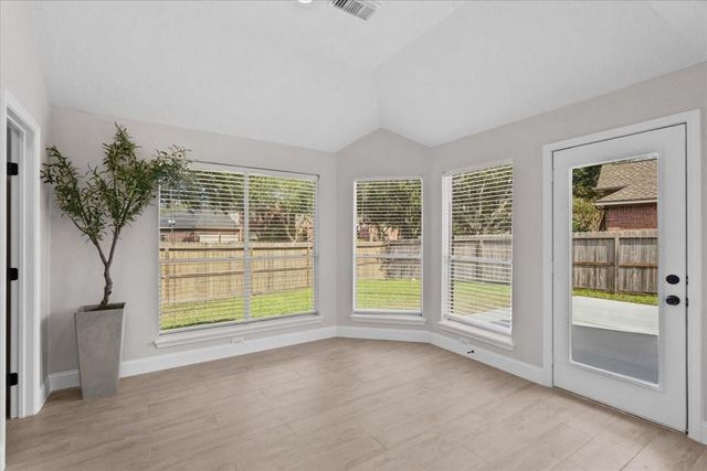 105 Barrington Pointe Court, League City, TX 77573