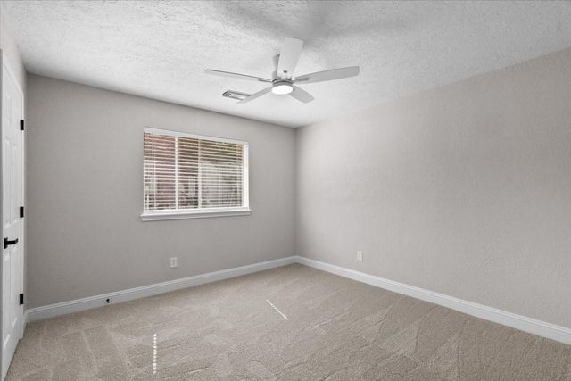 105 Barrington Pointe Court, League City, TX 77573