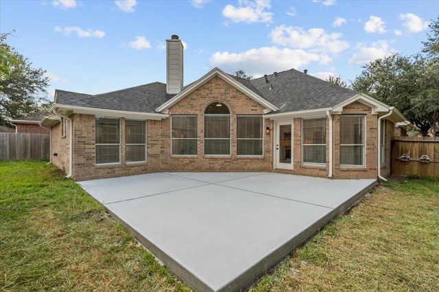 105 Barrington Pointe Court, League City, TX 77573