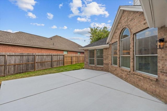 105 Barrington Pointe Court, League City, TX 77573