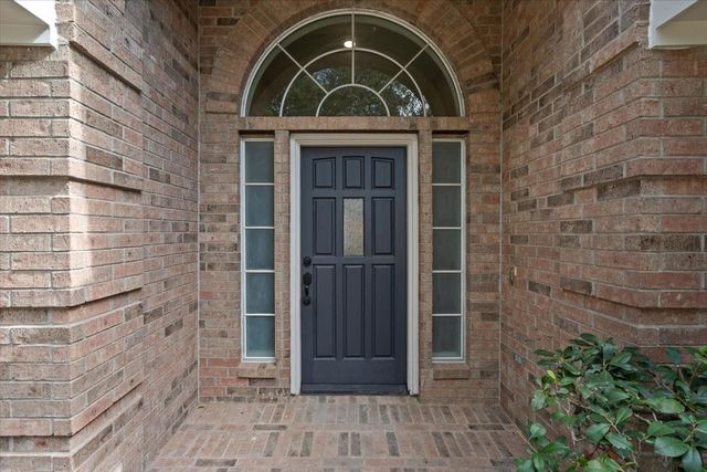 105 Barrington Pointe Court, League City, TX 77573