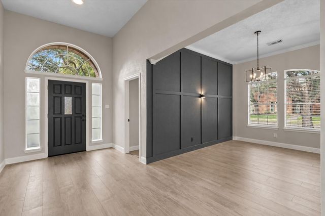 105 Barrington Pointe Court, League City, TX 77573