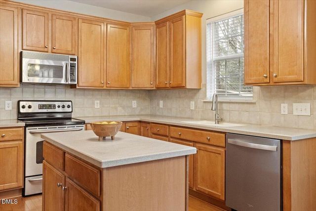 6212 Amber Bluffs Crescent, Raleigh, NC 27616