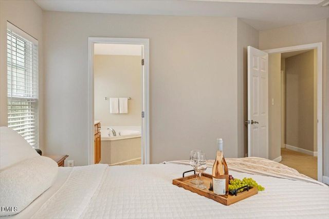 6212 Amber Bluffs Crescent, Raleigh, NC 27616