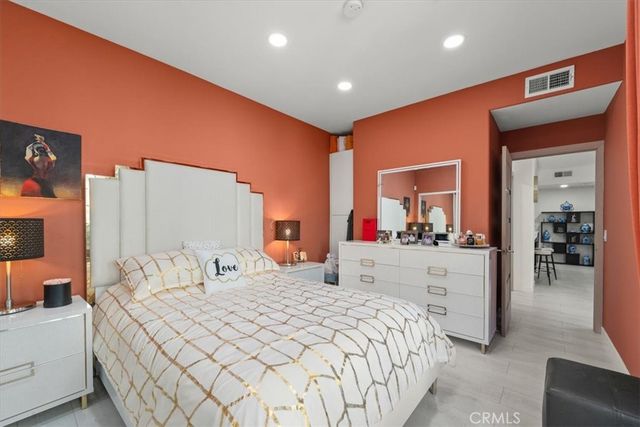 17809 Halsted 117, Northridge, CA 91325