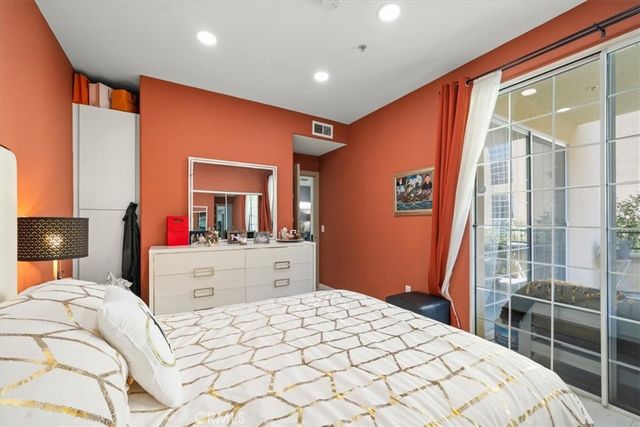 17809 Halsted 117, Northridge, CA 91325