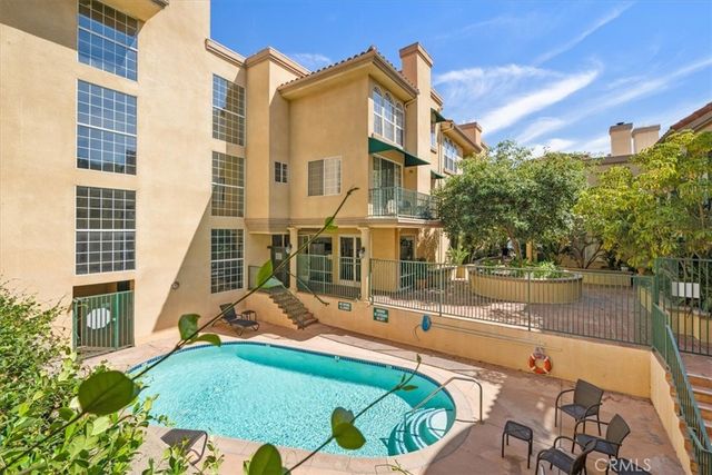 17809 Halsted 117, Northridge, CA 91325