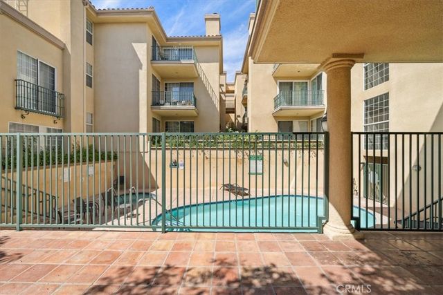 17809 Halsted 117, Northridge, CA 91325
