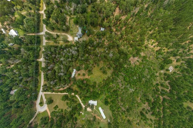 330 Powell RD, Smithville, TX 78957