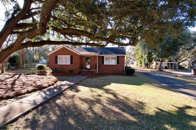 517 Singleton Avenue, Kingstree, SC 29556