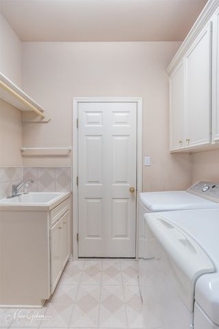 5713 S Lakeshore Drive, Shreveport, LA 71119