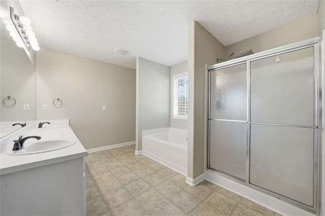 921 ROXEYWOOD Drive, Winder, GA 30680