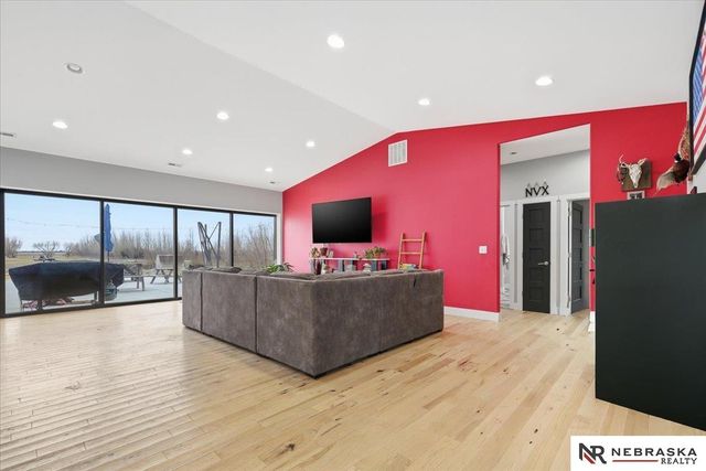 25825 Bennington Road, Valley, NE 68064