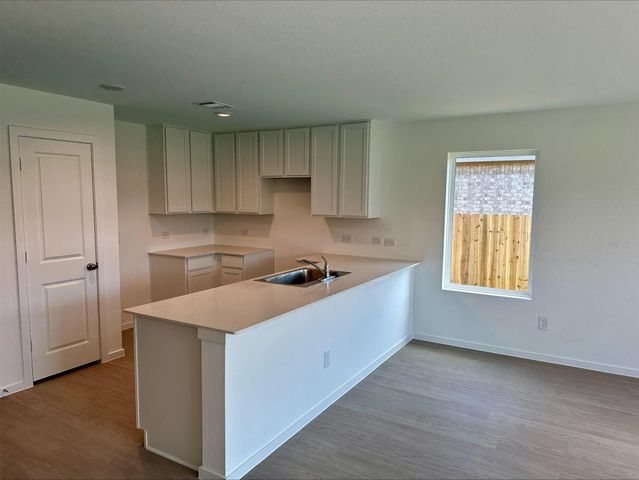 316 Emma Street, Angleton, TX 77515