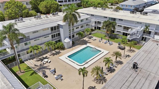 1100 8th AVE S 204A, Naples, FL 34102