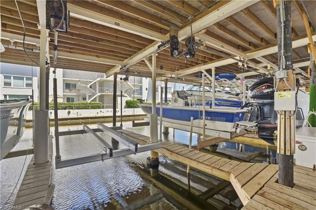 1100 8th AVE S 204A, Naples, FL 34102