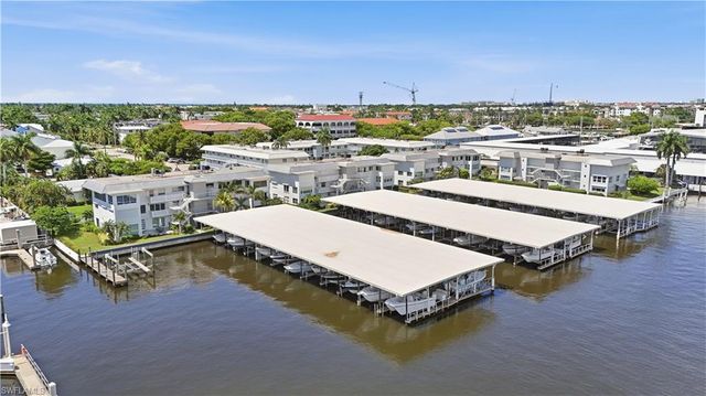 1100 8th AVE S 204A, Naples, FL 34102