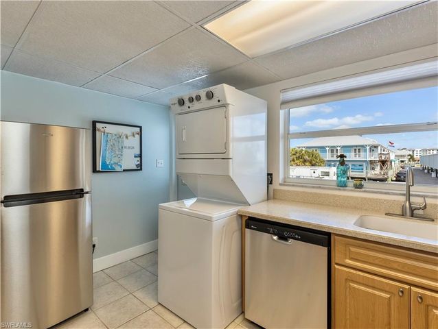 1100 8th AVE S 204A, Naples, FL 34102