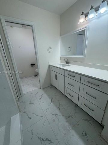 9424 SW 154th Ct, Miami, FL 33196