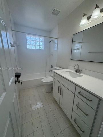 9424 SW 154th Ct, Miami, FL 33196